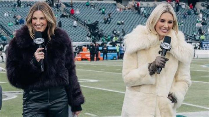 Erin Andrews’ Thanksgiving Day Outfit For Cowboys Game Goes Viral