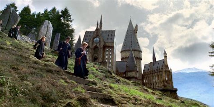 Harry Potter: Hogwarts .. - What is the incantation for the ..