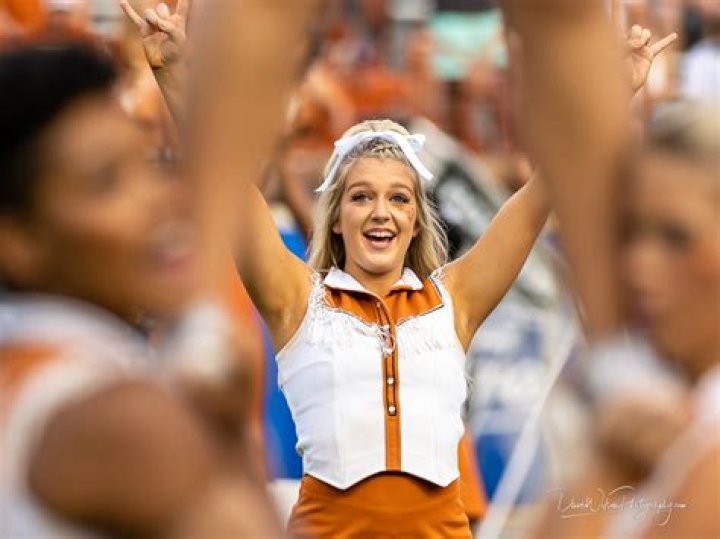 Tennessee Cheerleaders’ Wild Photos Go Viral Before Virginia Game