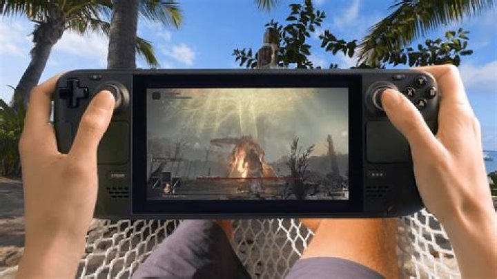 Valve warns against playing the Steam Deck outside in the sun